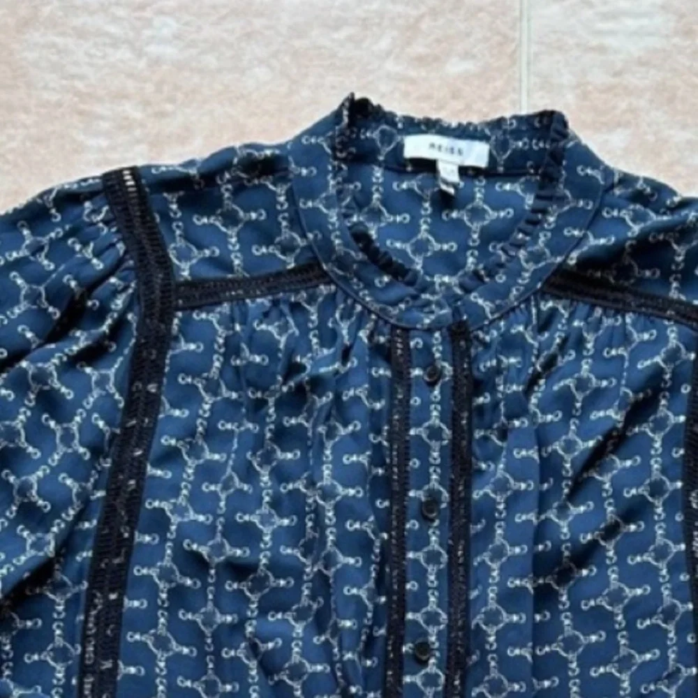 Reiss Navy Chain Patterned Lace Details Blouse - Picture 3 of 3